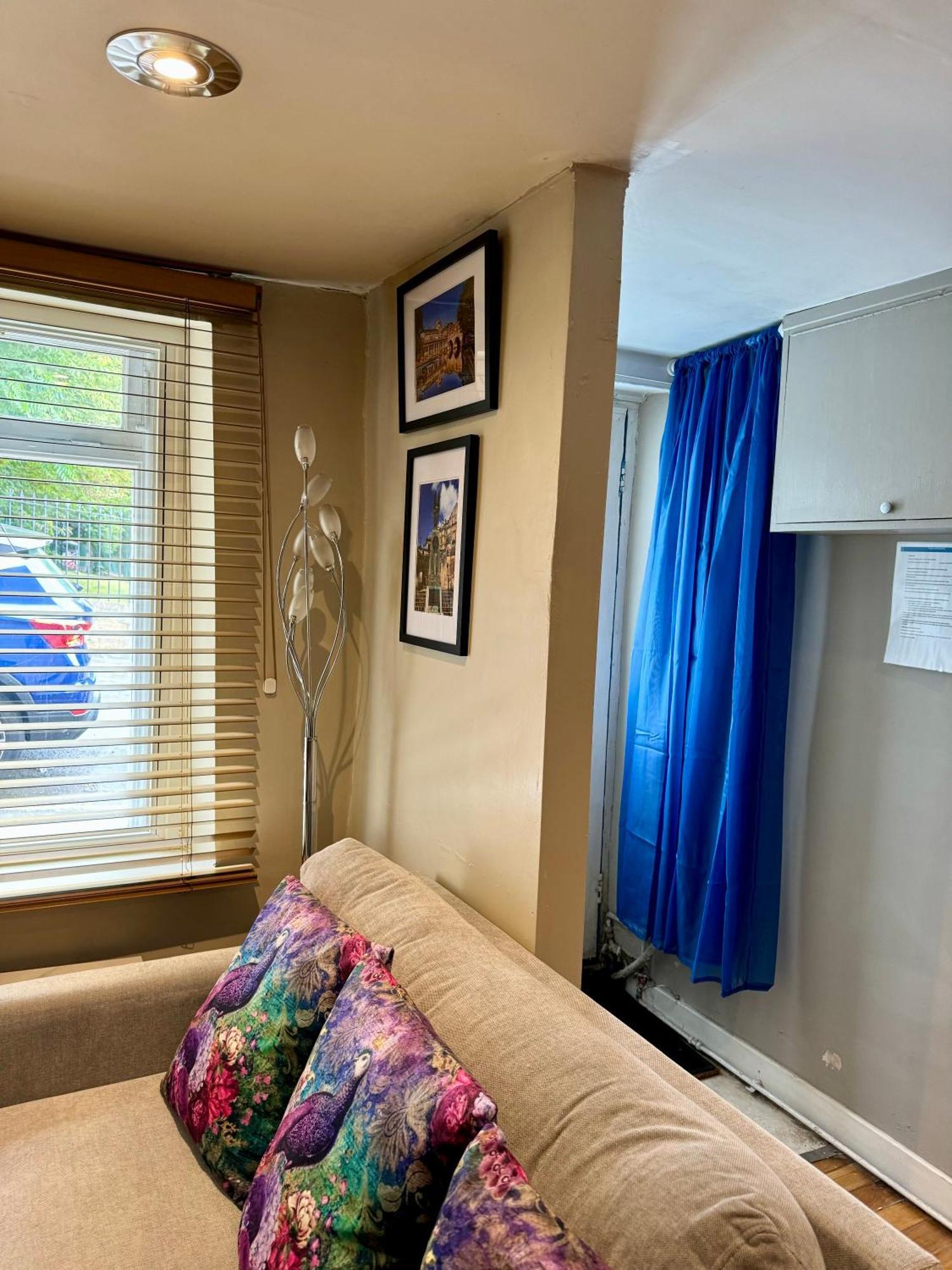 Beautiful Townhouse Next To Royal Victoria Park And Botanical Gardens Within Easy Walking Distance To Bath City Centre Eksteriør bilde