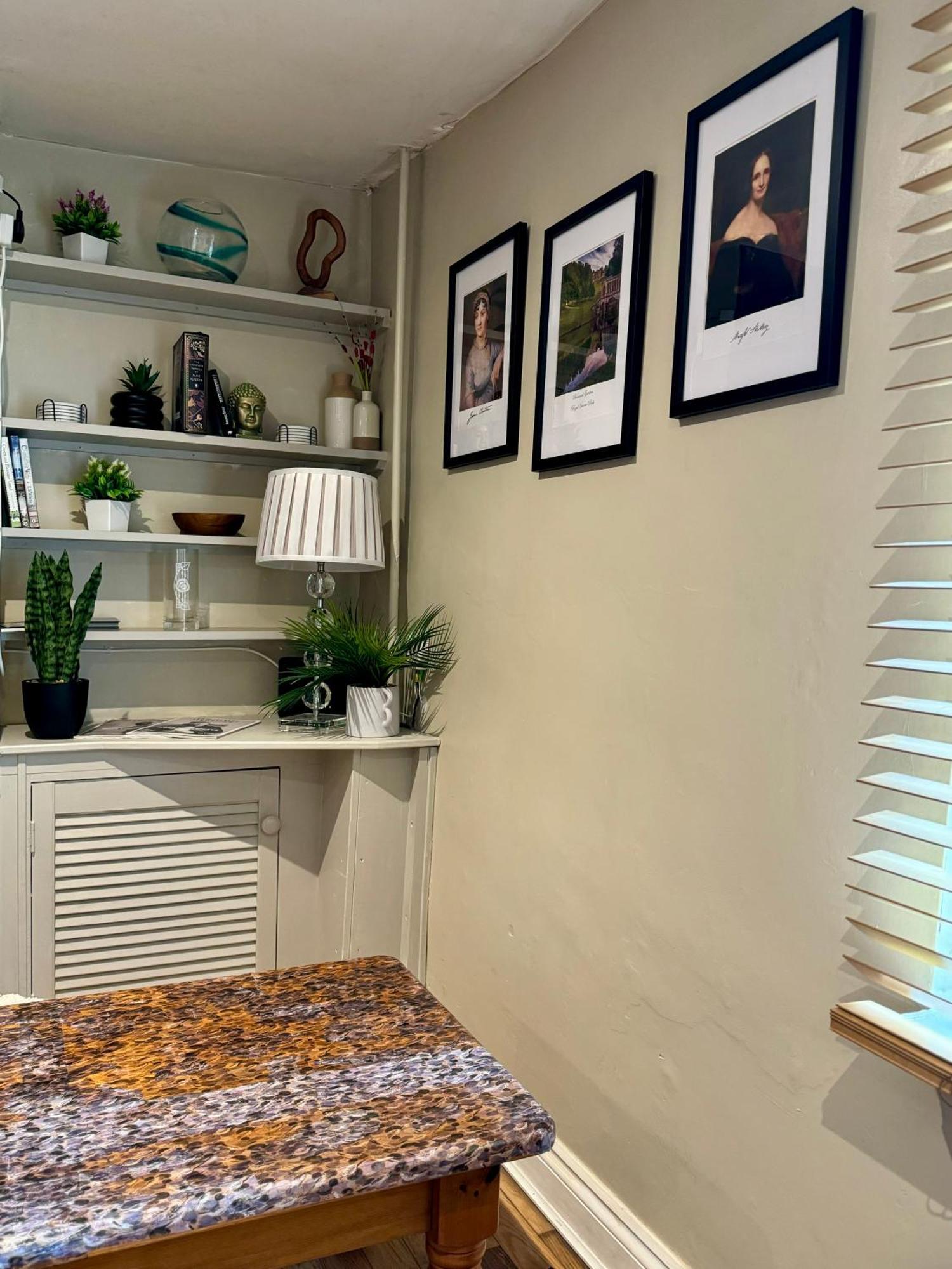 Beautiful Townhouse Next To Royal Victoria Park And Botanical Gardens Within Easy Walking Distance To Bath City Centre Eksteriør bilde
