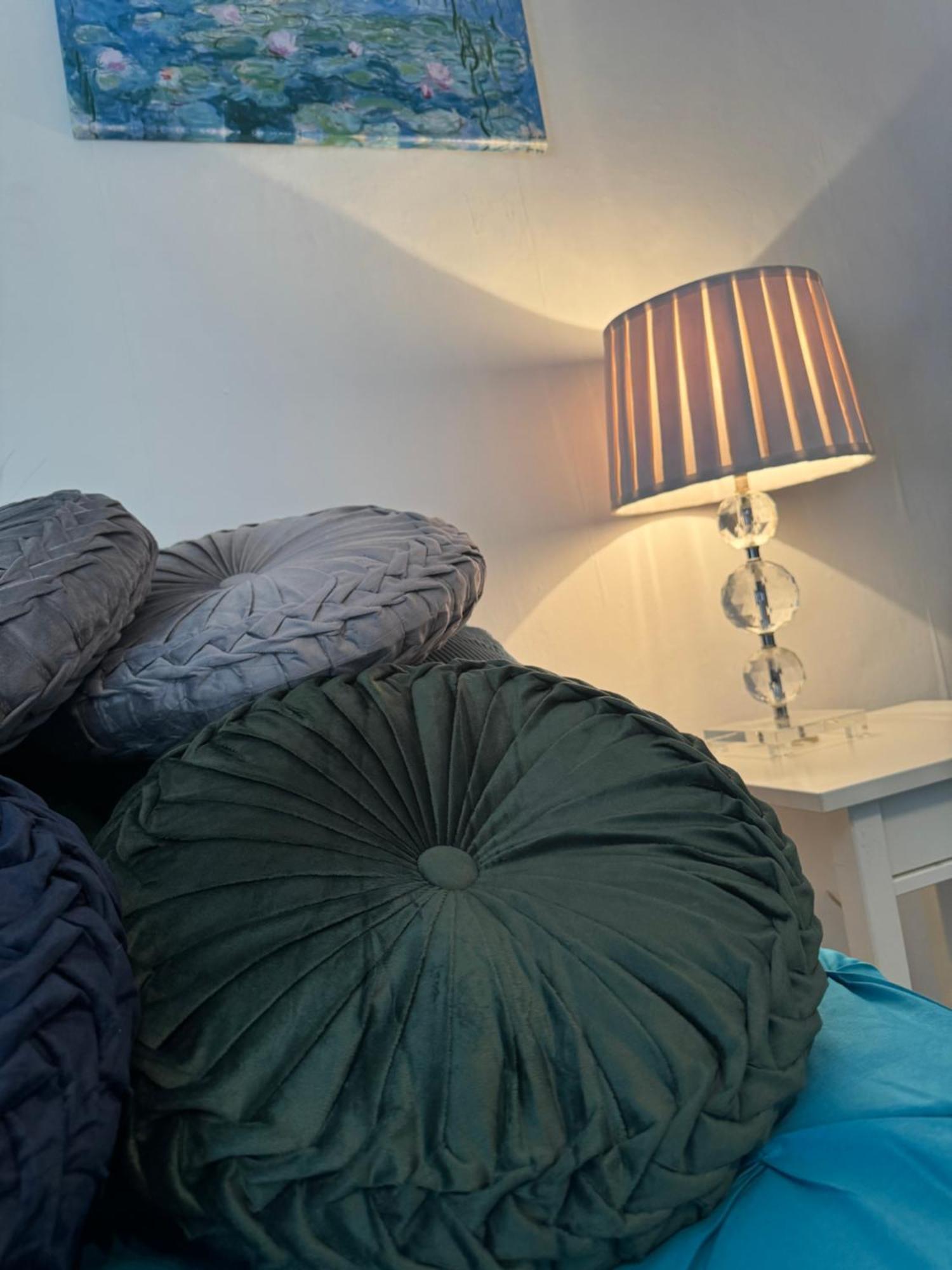 Beautiful Townhouse Next To Royal Victoria Park And Botanical Gardens Within Easy Walking Distance To Bath City Centre Eksteriør bilde