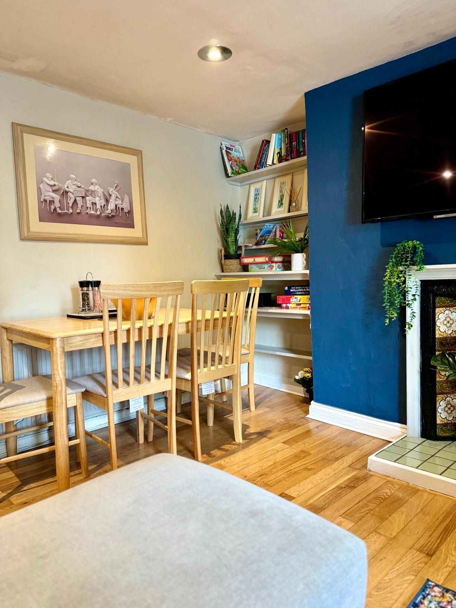 Beautiful Townhouse Next To Royal Victoria Park And Botanical Gardens Within Easy Walking Distance To Bath City Centre Eksteriør bilde