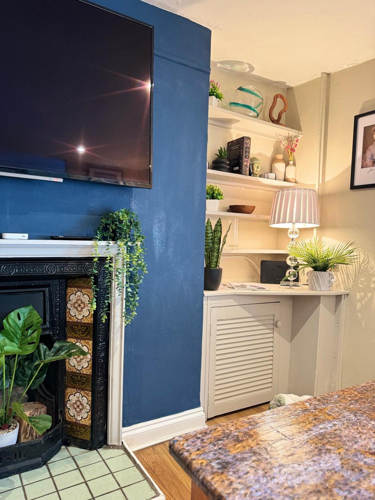 Beautiful Townhouse Next To Royal Victoria Park And Botanical Gardens Within Easy Walking Distance To Bath City Centre Eksteriør bilde