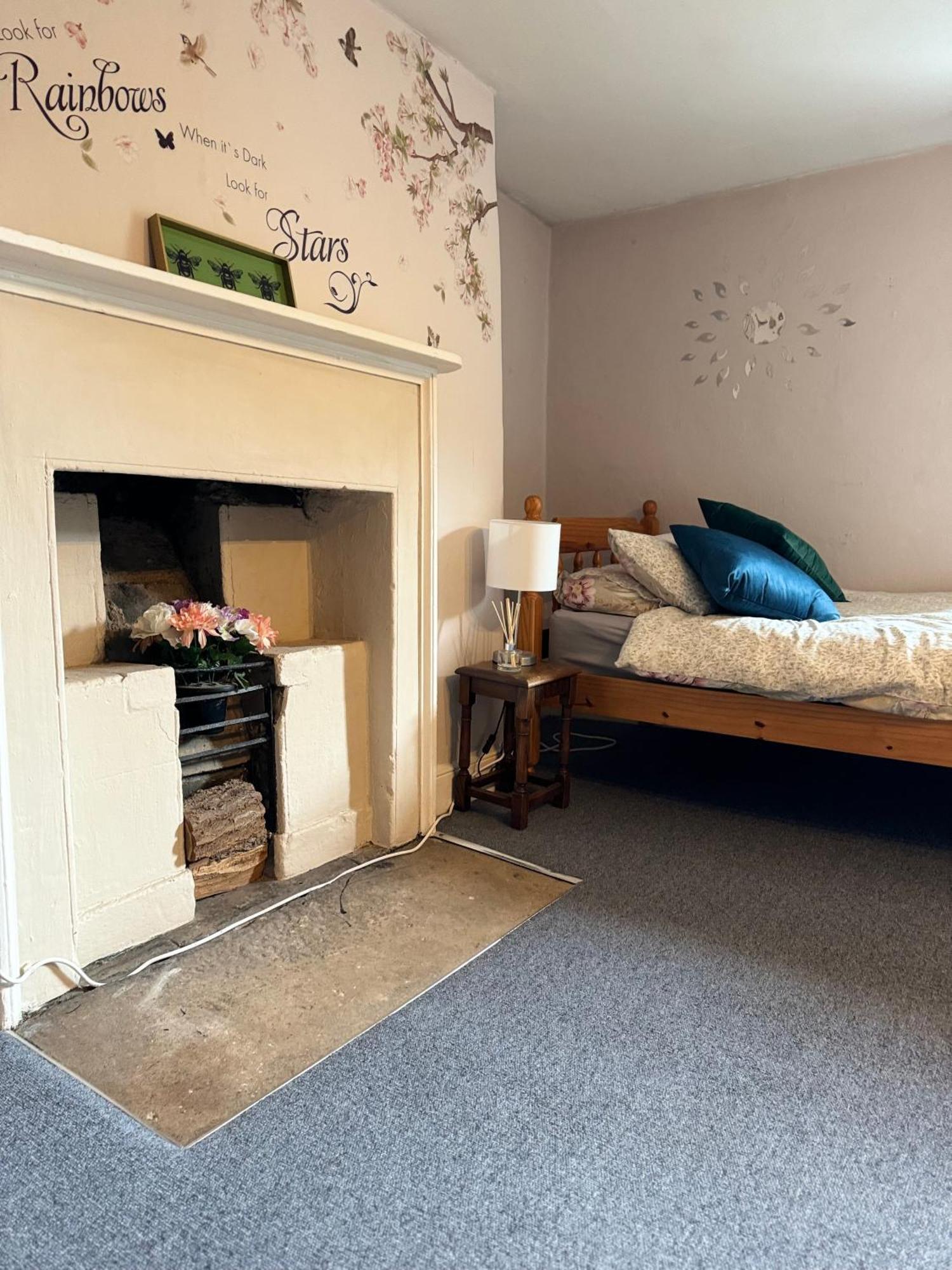 Beautiful Townhouse Next To Royal Victoria Park And Botanical Gardens Within Easy Walking Distance To Bath City Centre Eksteriør bilde