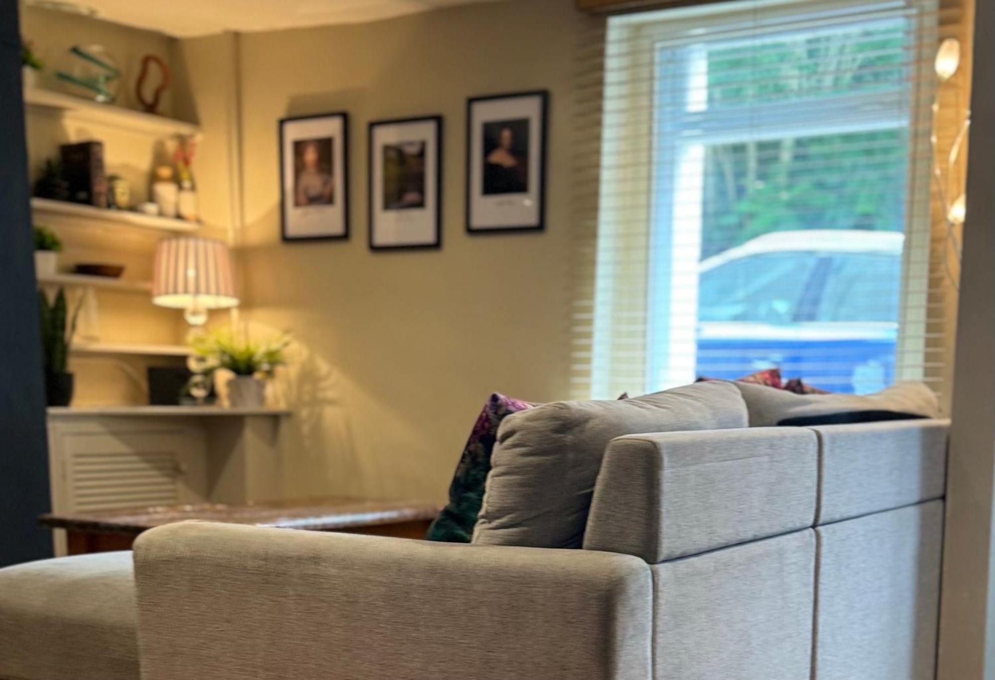 Beautiful Townhouse Next To Royal Victoria Park And Botanical Gardens Within Easy Walking Distance To Bath City Centre Eksteriør bilde
