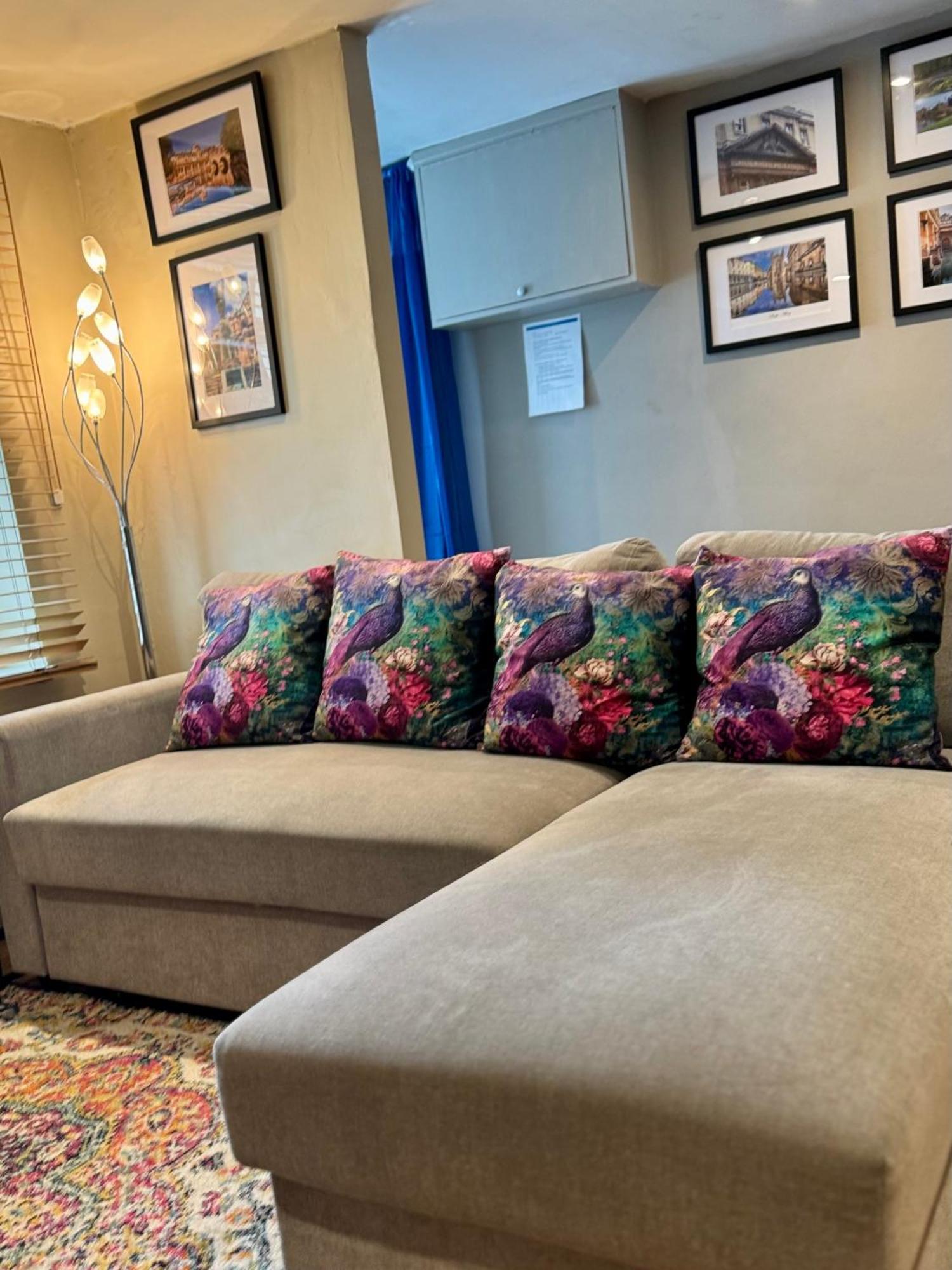 Beautiful Townhouse Next To Royal Victoria Park And Botanical Gardens Within Easy Walking Distance To Bath City Centre Eksteriør bilde