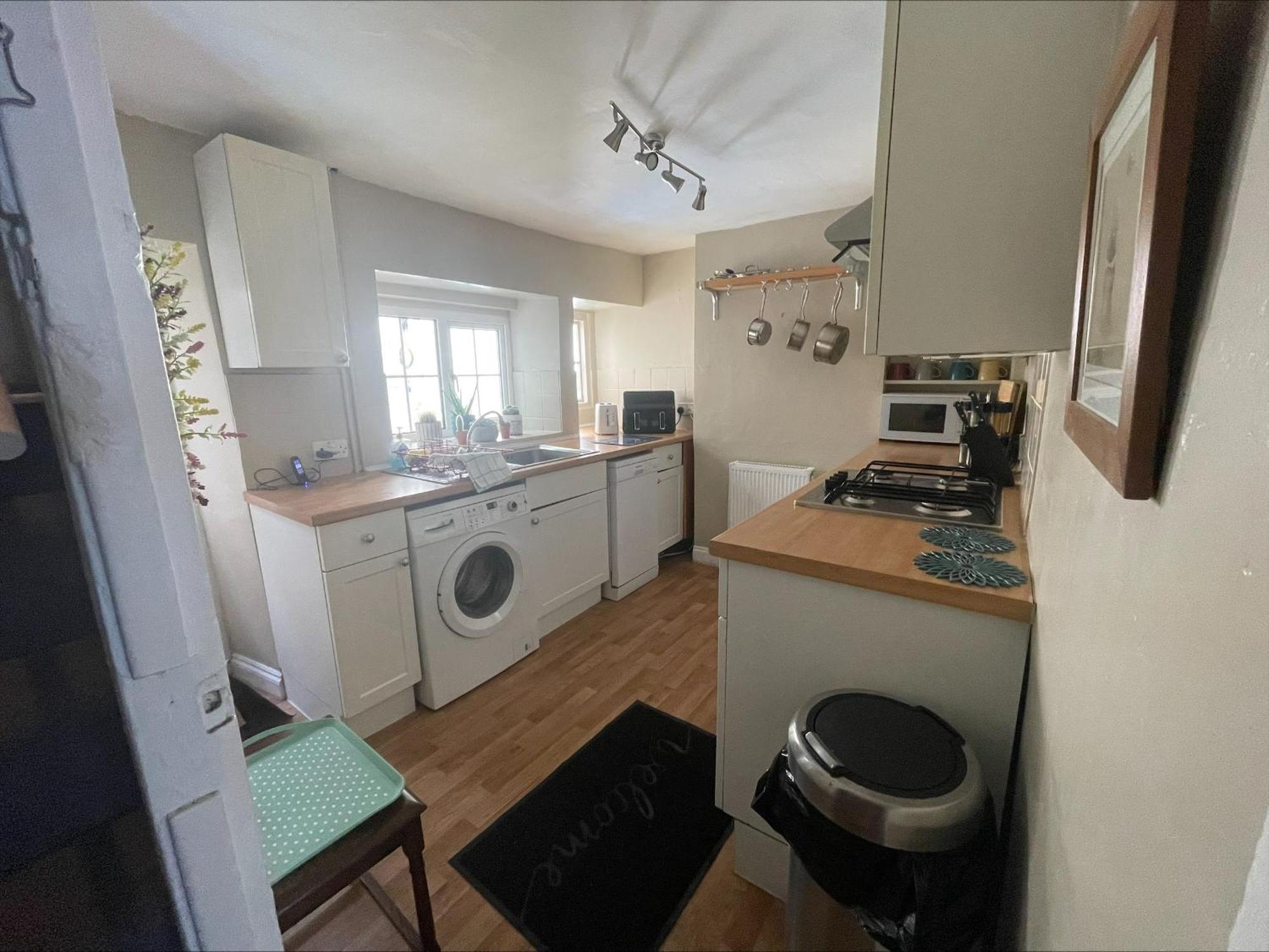 Beautiful Townhouse Next To Royal Victoria Park And Botanical Gardens Within Easy Walking Distance To Bath City Centre Eksteriør bilde