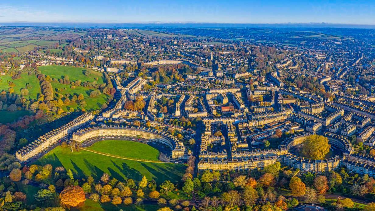 Beautiful Townhouse Next To Royal Victoria Park And Botanical Gardens Within Easy Walking Distance To Bath City Centre Eksteriør bilde