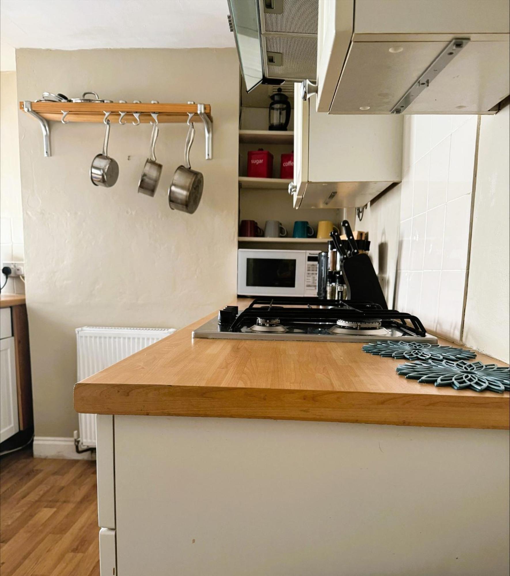 Beautiful Townhouse Next To Royal Victoria Park And Botanical Gardens Within Easy Walking Distance To Bath City Centre Eksteriør bilde