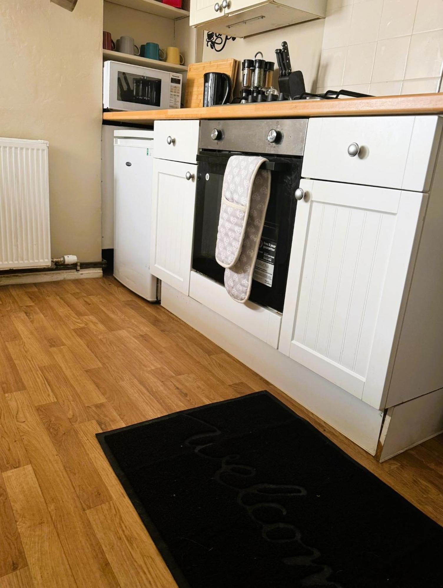 Beautiful Townhouse Next To Royal Victoria Park And Botanical Gardens Within Easy Walking Distance To Bath City Centre Eksteriør bilde